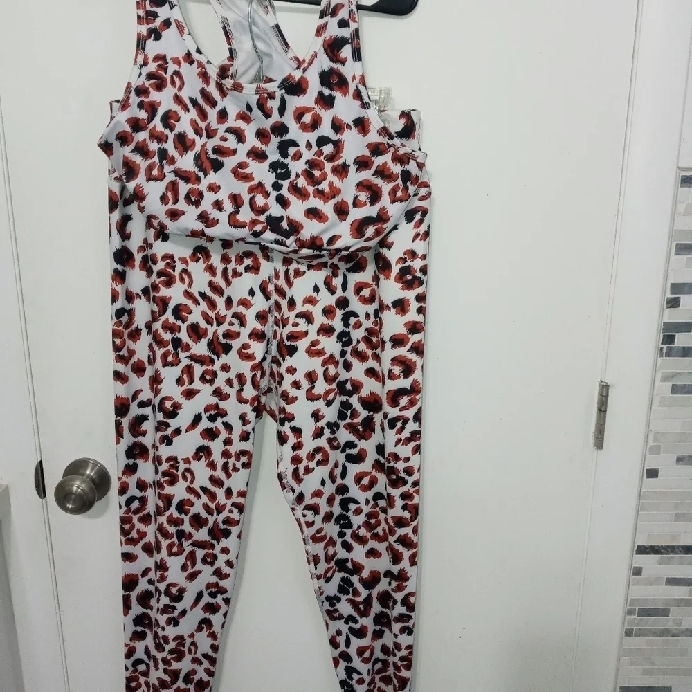 Shein high waist cheetah print Athletic leggings and Racerback Top